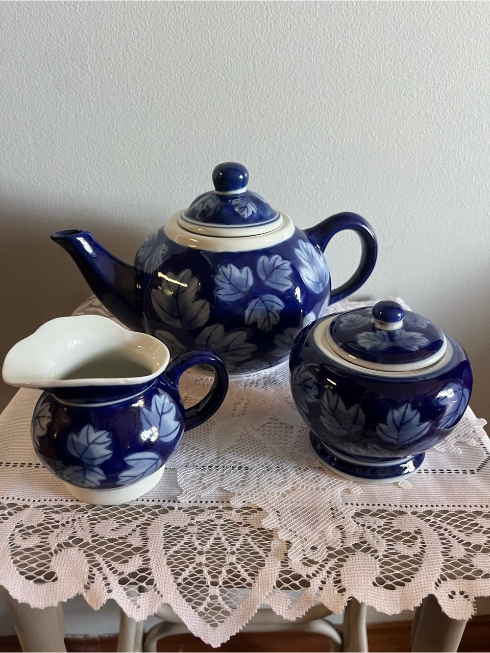 Vintage tea pot , sugar bowl & creamer